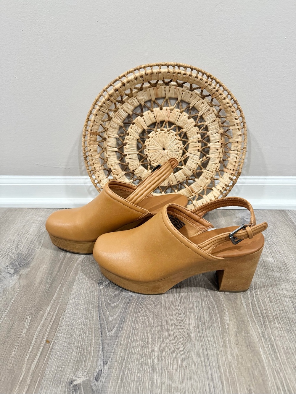 Universal Thread Tan Platform Clogs Slingback Chunky 4” Heel Shoes Women’s 11